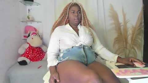 lesliee_brownn online show from February 2026 08:18:02 AM