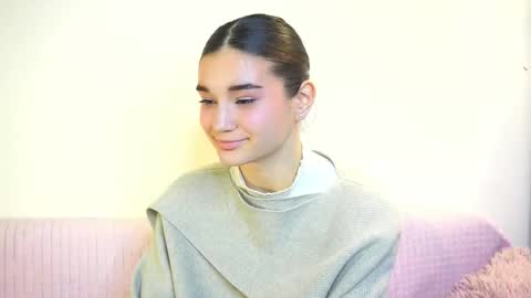 Naomi online show from October 2025 09:04:02 PM