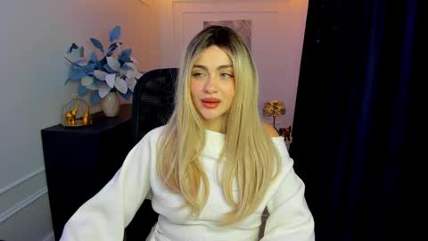 lesliemineg online show from November 2025 07:57:01 PM