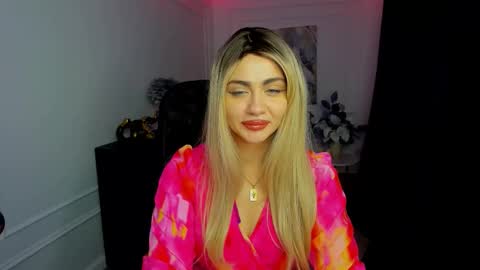 lesliemineg online show from December 2025 07:20:02 PM