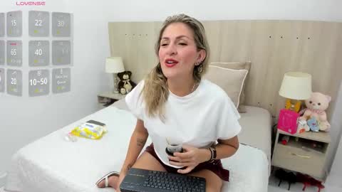 Lesly Santodomingo online show from February 2026 12:26:02 PM