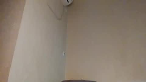 lesyawhite online show from November 2025 04:44:01 PM