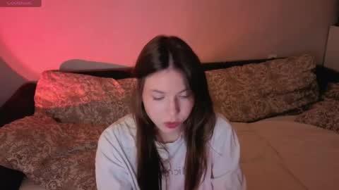 Snapshot of let_me_seee chatting on April 2026 08:22:01 PM Fiona online show from April 2026 08:22:01 PM