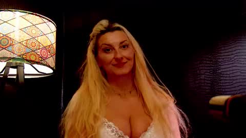 leticiareys online show from January 2026 03:28:02 PM