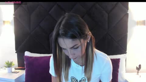 Snapshot of letiziia_sky chatting on May 2026 07:42:02 PM letiziia online show from May 2026 07:42:02 PM