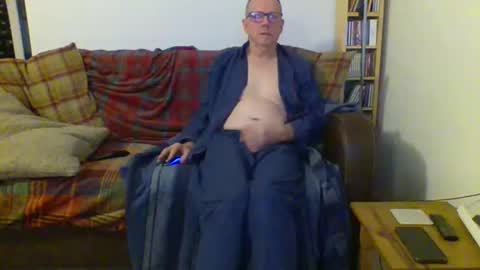 Snapshot of letmestrip chatting on December 2024 12:09:02 AM paul online show from December 2024 12:09:02 AM