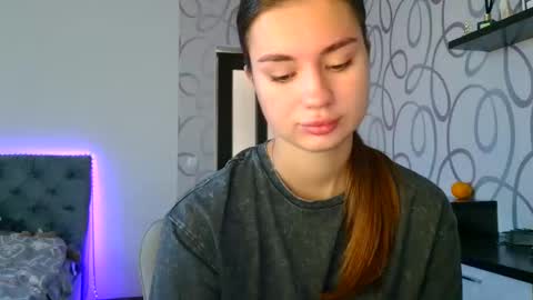 Emily online show from October 2025 06:14:02 AM