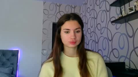 Emily online show from November 2025 06:45:01 AM