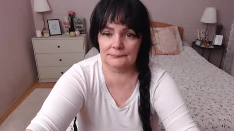 Snapshot of leveme2night chatting on December 2024 04:49:01 PM Mary online show from December 2024 04:49:01 PM
