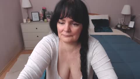 Snapshot of leveme2night chatting on January 2025 05:26:02 PM Mary online show from January 2025 05:26:02 PM
