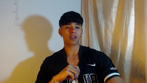 Snapshot of lewis_ly chatting on January 2026 09:18:02 PM i am lewis ly EDUARDO MEMDOZA15 online show from January 2026 09:18:02 PM