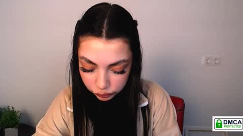 Alexia online show from October 2025 01:13:01 PM