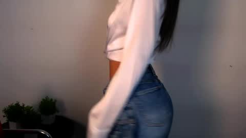 Alexia online show from May 2026 12:57:01 PM