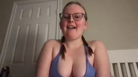 Snapshot of lexielilacs chatting on January 2025 02:28:02 AM lexie online show from January 2025 02:28:02 AM