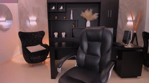 Lexie  online show from December 2024 10:55:02 PM