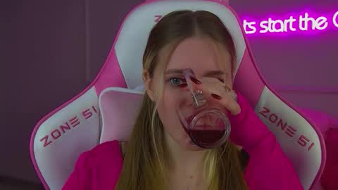 Lexi online show from November 2025 06:18:02 PM