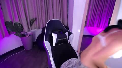 lexy_storm_18 online show from April 2026 09:01:02 PM