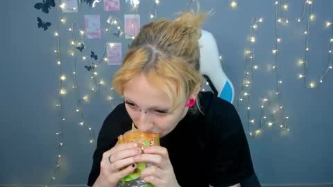 Lexy online show from January 2025 10:19:01 AM