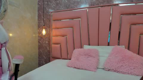 Leyla online show from January 2025 12:42:02 PM