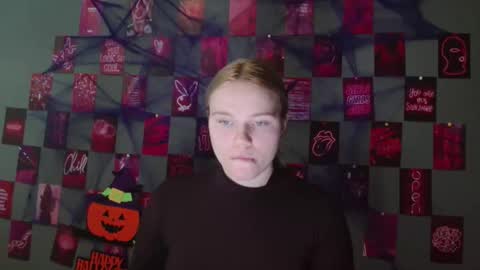 Snapshot of leyla_le chatting on October 2025 06:24:02 AM Leyla online show from October 2025 06:24:02 AM