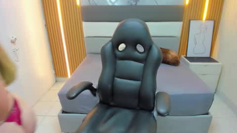   online show from September 2025 12:54:01 PM