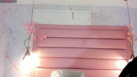 LEZY online show from September 2025 07:36:02 PM