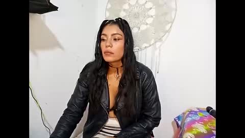 Lia online show from November 2025 06:17:01 PM