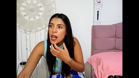 Lia online show from November 2025 05:12:01 PM