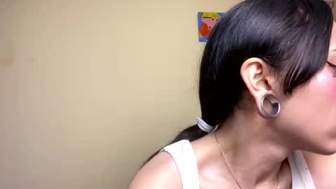 Little Queen Lia  online show from February 2026 11:27:02 PM