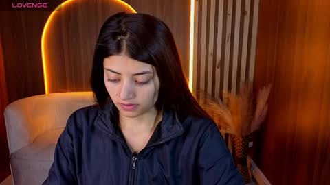 Snapshot of lia_queen_tx chatting on May 2026 03:15:01 AM Online 1400 - 2100 online show from May 2026 03:15:01 AM