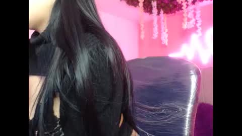 Lia online show from November 2025 01:55:02 PM