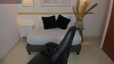 Lia  online show from January 2026 02:15:01 AM