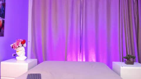 Lia online show from October 2025 05:08:01 AM