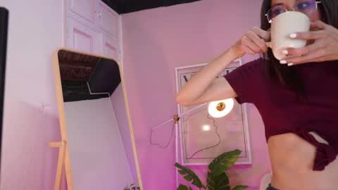 Lia  online show from April 2026 12:21:01 PM