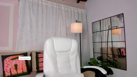 Snapshot of liaamoon_ chatting on May 2026 12:33:01 PM Lia online show from May 2026 12:33:01 PM