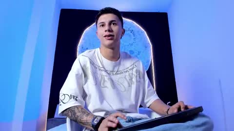 Liam Smith online show from October 2025 12:09:01 PM