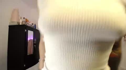 liahdiaz_ online show from July 2026 03:03:02 PM