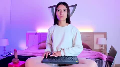 Snapshot of liajohnnson chatting on February 2026 04:09:01 AM liajohnnson online show from February 2026 04:09:01 AM