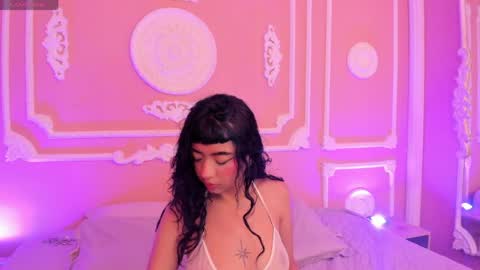Lia lovet online show from May 2026 08:17:02 PM