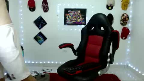 Andres online show from February 2026 10:47:02 PM