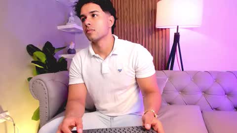 Liam Collins online show from November 2025 11:45:01 AM