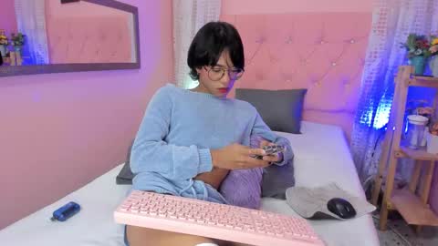 Liam online show from November 2025 04:02:02 AM