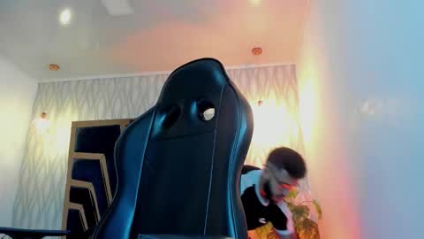 LIAM KLEIN online show from February 2026 11:14:01 AM