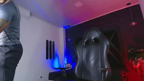 LIAM KLEIN online show from April 2026 11:11:01 AM