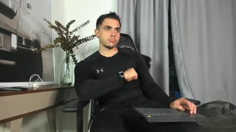 Liam online show from November 2025 10:47:02 PM