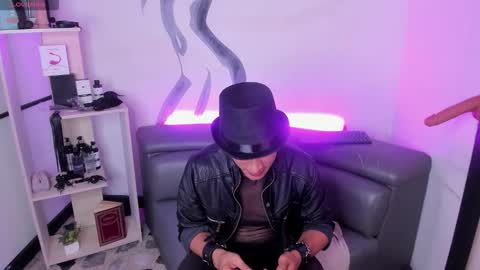 LiamDeep online show from November 2025 08:31:01 PM