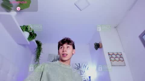 liaml_18_ online show from November 2025 09:26:01 PM