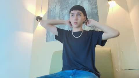 Snapshot of lian_cameron chatting on January 2026 03:20:02 AM lian_cameron online show from January 2026 03:20:02 AM