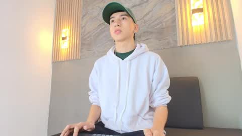 Snapshot of lian_cameron chatting on January 2026 03:31:01 AM lian_cameron online show from January 2026 03:31:01 AM