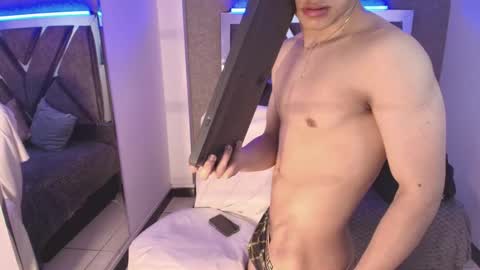 lian online show from September 2025 04:38:02 AM